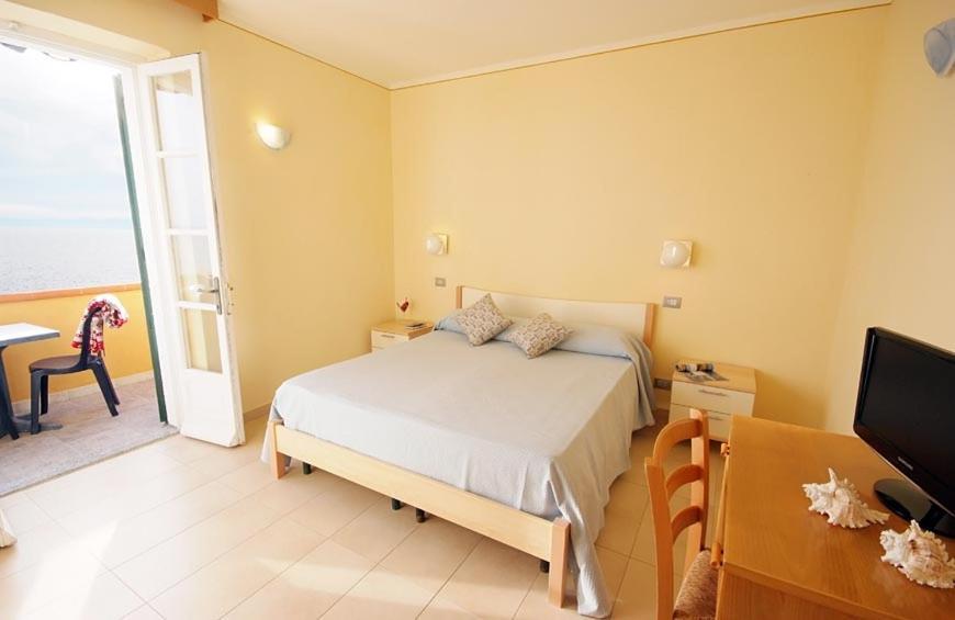 Appartamenti - Villa Mare Pomonte Luaran gambar